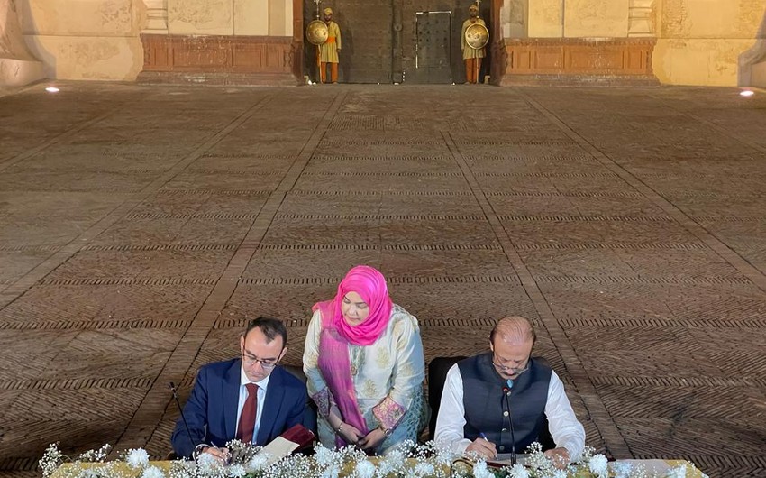 İçərişəhərlə Pakistanın Lahor Qala Şəhəri arasında dostluq protokolu imzalanıb