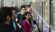 Bakı metrosunda sərnişin sıxlığı qatarların ləngiməsinə səbəb olub