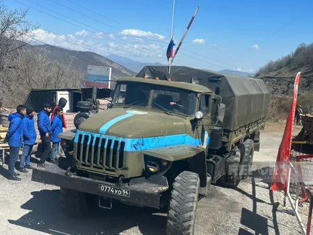 Vehicles of peacekeepers move unhindered on Khankandi-Lachin road