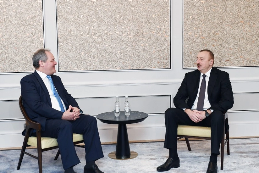 Prezident İlham Əliyev Britaniya parlamentinin bir qrup üzvü ilə görüşüb