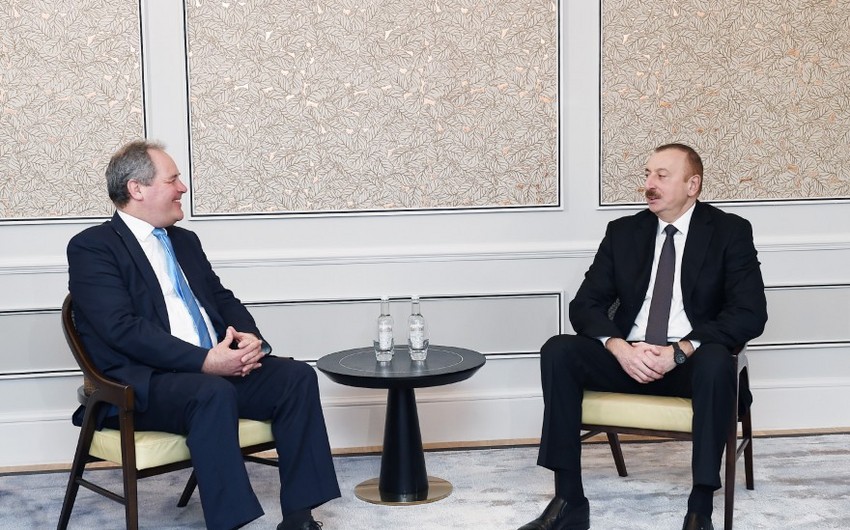 Prezident İlham Əliyev Britaniya parlamentinin bir qrup üzvü ilə görüşüb