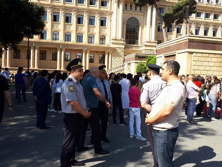 Vaqif Əsədov: “Yol polisi əməkdaşları “Son zəng” mərasimlərində fəal iştirak edirlər”