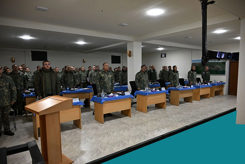 Xankəndidə Quru Qoşunlarının əməliyyat müşavirəsi keçirilib, Azərbaycan-Ermənistan şərti sərhədindəki mövcud şərait təhlil edilib