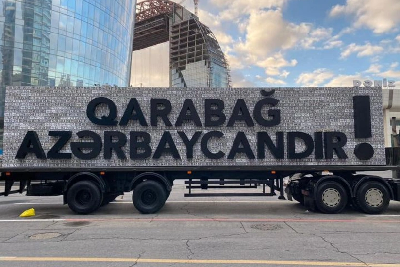 Düşməndən götürülən texnikaların nömrələrindən ibarət instalyasiya Zəfər paradında nümayiş olunub