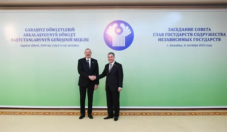 President Ilham Aliyev met with President of Turkmenistan in Ashgabat
