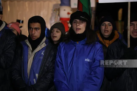 Xankəndi-Laçın yolu: aksiya axşam saatlarında da ruh yüksəkliyi ilə davam edir 
