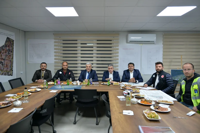 Dövlət Komitəsinin nümayəndələri Kahramanmaraşda Azərbaycan məhəlləsində görülən işlərlə tanış olublar