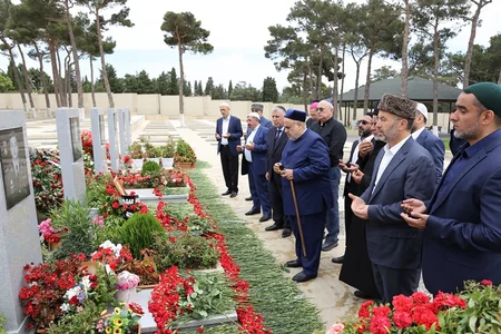 Dini konfessiyaların rəhbərləri Polad Həşimovun və İlqar Mirzəyevin məzarını ziyarət edib - VİDEO