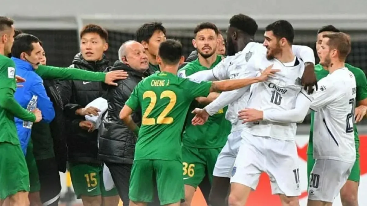 Azərbaycan millisinin futbolçusu 8 oyunluq cəzalandırılıb