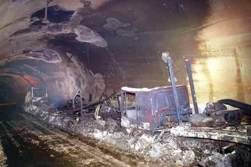 Число жертв при взрыве бензовоза в Афганистане превысило 30