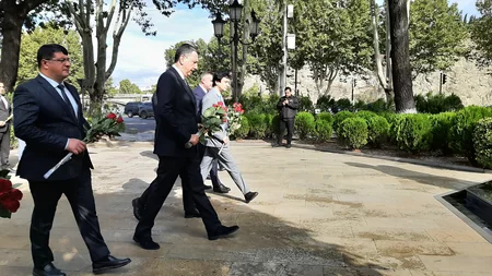 Tbilisidə Heydər Əliyevin büstü ziyarət olunub