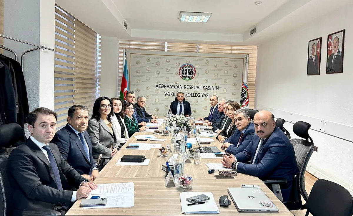 İntizam pozuntularına yol verən üç vəkil cəzalandırılıb