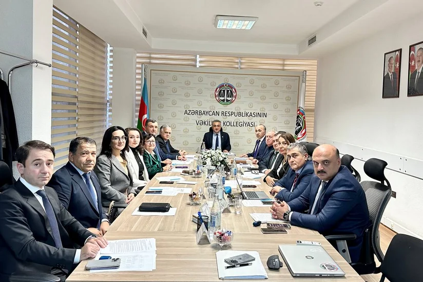 İntizam pozuntularına yol verən üç vəkil cəzalandırılıb