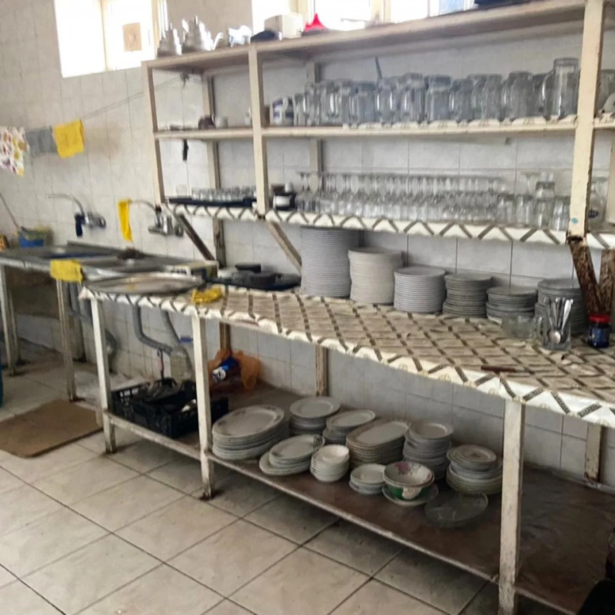 Sumqayıtda restoranda mənşəyi məlum olmayan məhsullar aşkar olunub