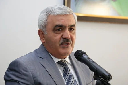 ​Deputatlığa namizəd Rövnəq Abdullayev Bakının Keşlə qəsəbəsində seçicilərlə görüşüb