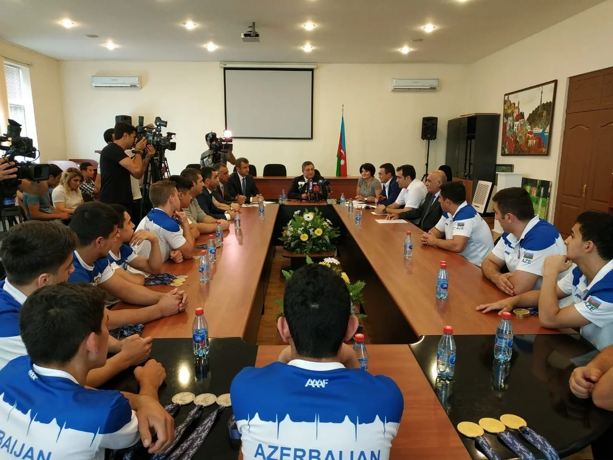 Avropa birinciliyinin qalibi olan ağırlıqqaldırma üzrə Azərbaycan yığmasının üzvləri ilə görüş keçirilib