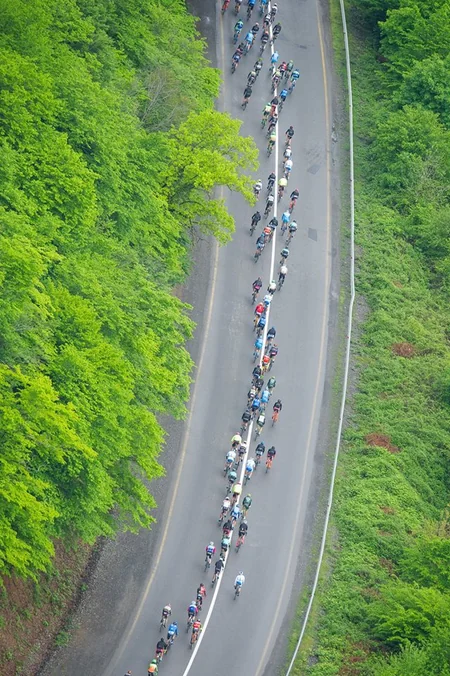 “Tour d’Azerbaidjan-2017”: Azərbaycan velosipedçisi 4-cü mərhələdən sonra da liderliyini qoruyub