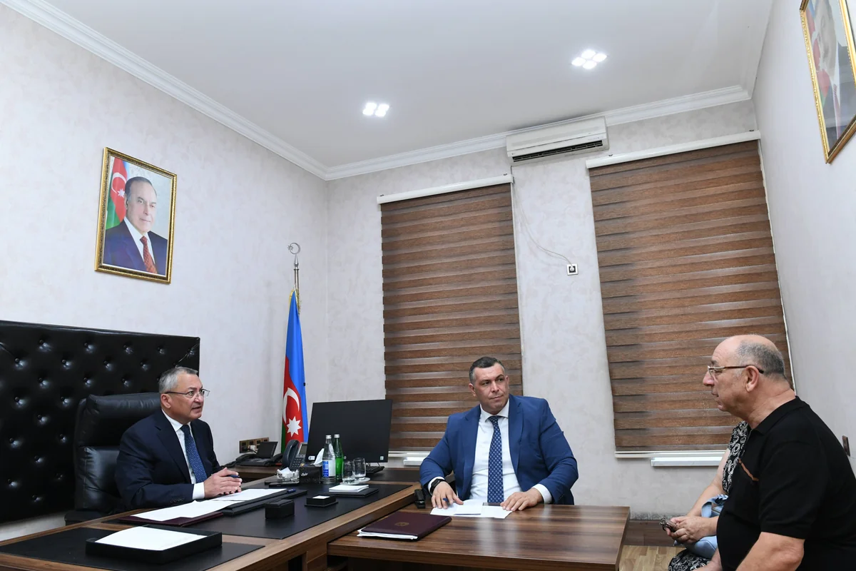 Rövşən Rzayev vətəndaş qəbulu keçirib