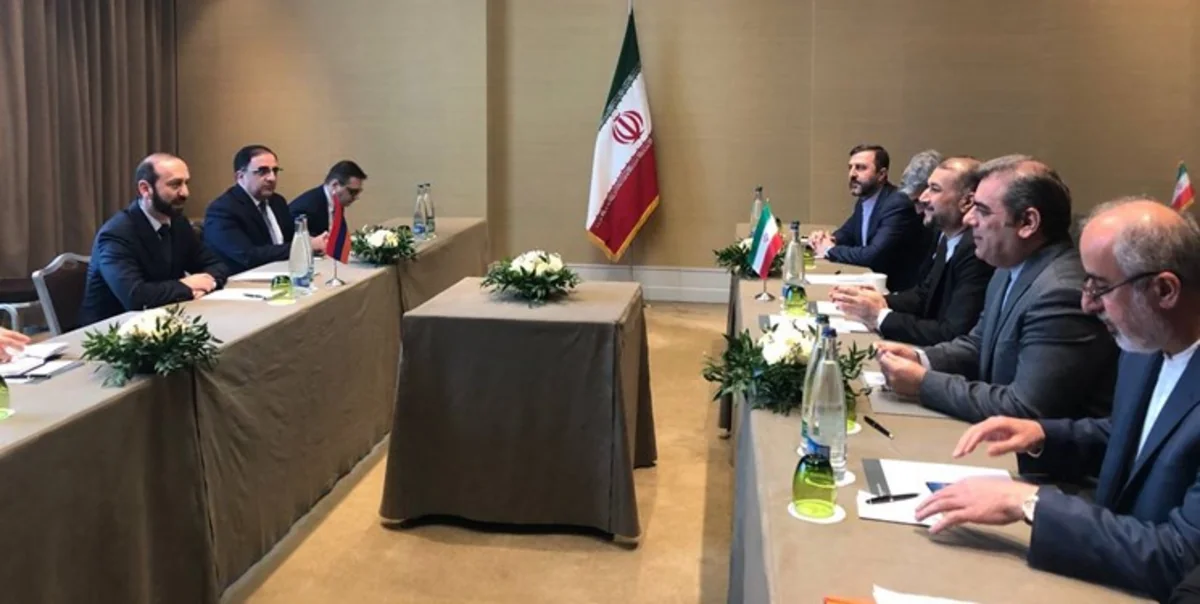 Iranian and Armenian FMs meet in Geneva 