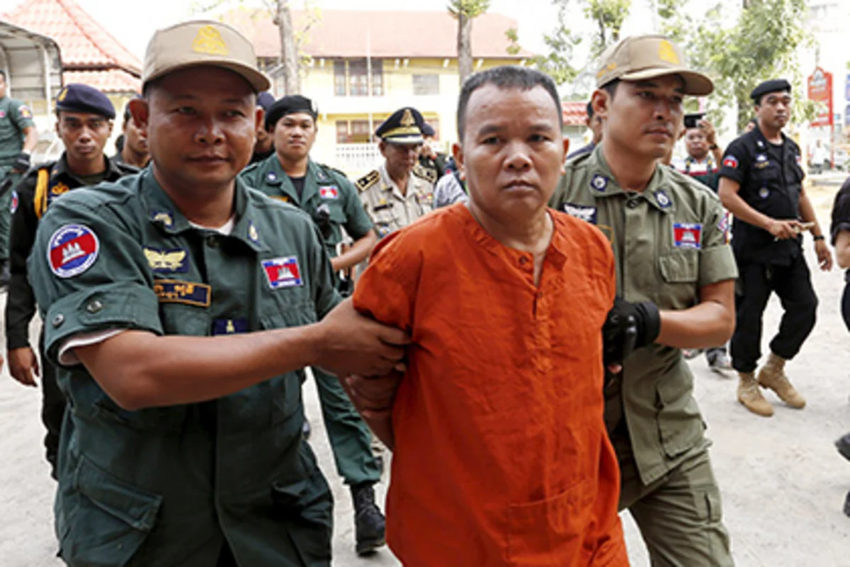 Kambocada 200 insanı İİV virusuna yoluxduran həkim cəzalandırılıb