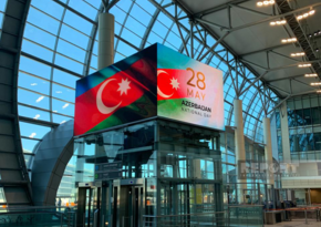 Azərbaycanın Müstəqillik Günü münasibətilə Domodedovo hava limanında xüsusi proyeksiya edilib