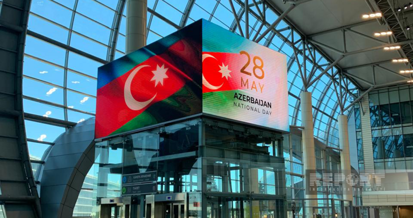 Azərbaycanın Müstəqillik Günü münasibətilə Domodedovo hava limanında xüsusi proyeksiya edilib