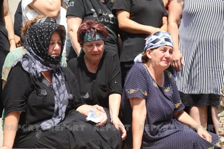 Azərbaycan Ordusunun şəhid əsgəri Bakıda torpağa tapşırılıb - YENİLƏNİB