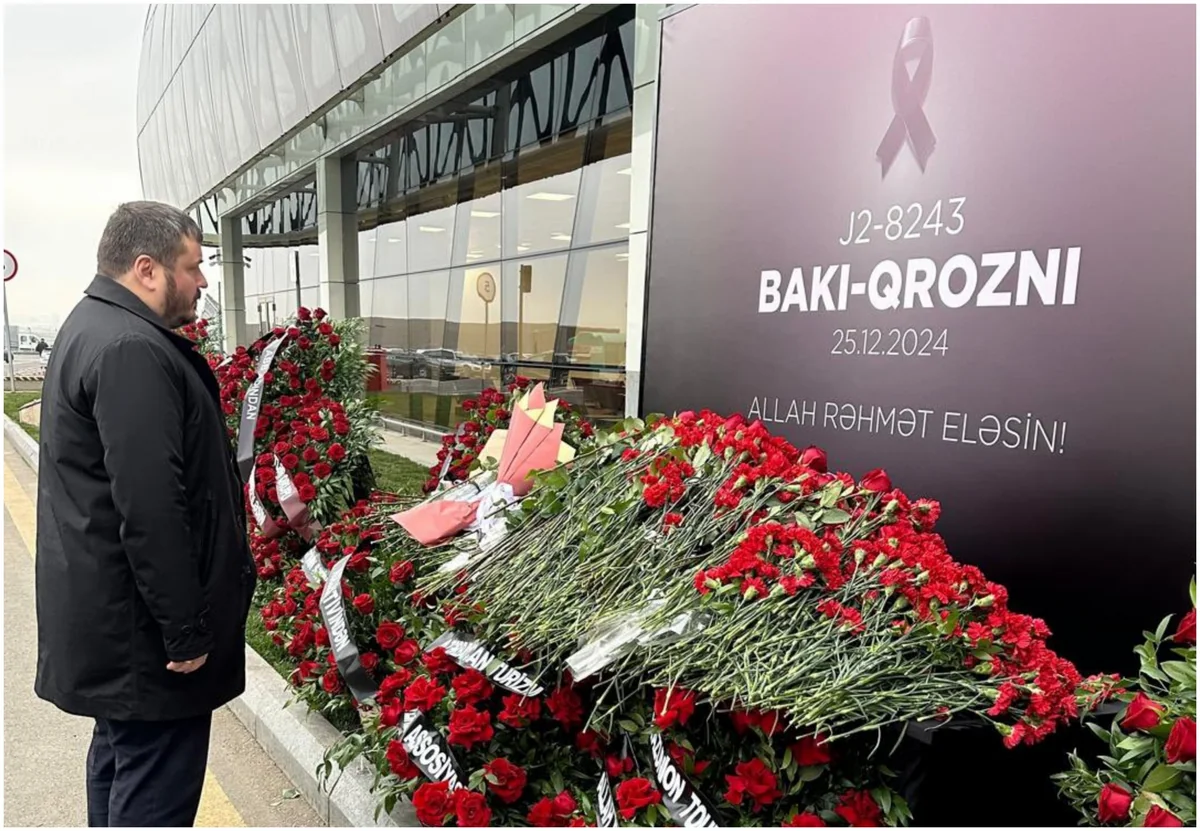 Ukrayna səfiri Bakı aeroportunda təyyarə qəzası qurbanlarının xatirəsini yad edib