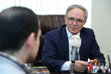 Əflatun Amaşov: “İstərdik ki, saytlarda çalışan yaradıcı əməkdaşlar ədəbi dil üzrə attestasiyadan keçsinlər” - MÜSAHİBƏ