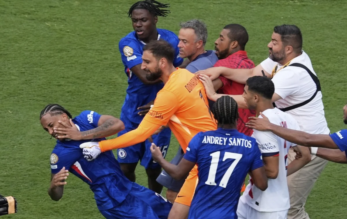 “Çelsi” və PSJ-nin futbolçuları arasında dava düşüb - VİDEO