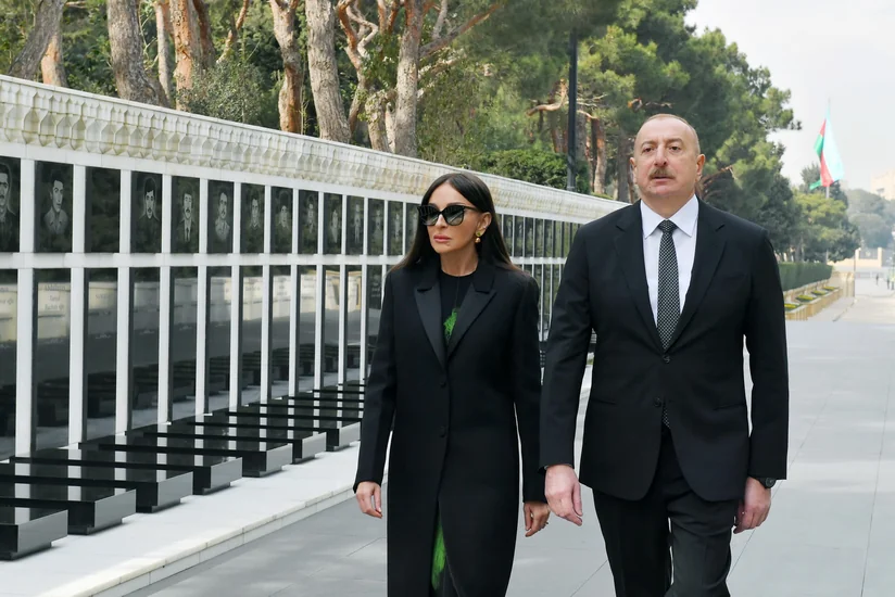 Prezident İlham Əliyev Şəhidlər xiyabanını ziyarət edib