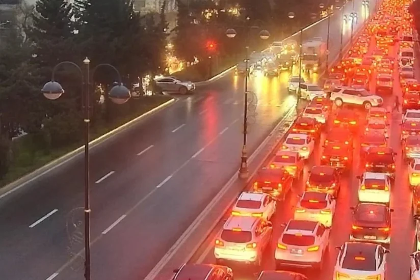 Bakının bir sıra yollarında tıxac müşahidə olunur
