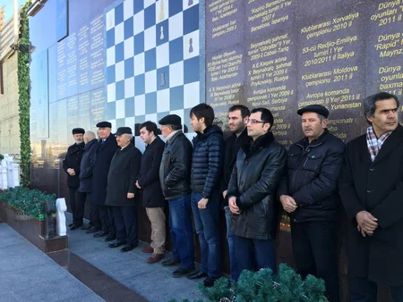 Azərbaycan şahmatçıları Vüqar Həşimovun xatirəsini yad edib
