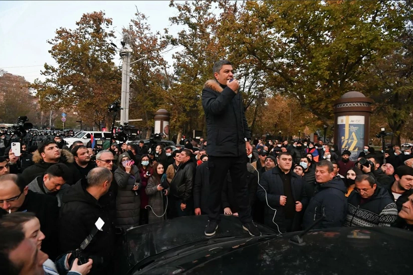 В Ереване противники Пашиняна перекрыли дорогу к аэропорту