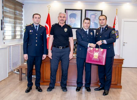 DİN Ermənistanla matçda Azərbaycan Bayrağına göstərdiyi ehtirama görə türkiyəli polisi təltif edib