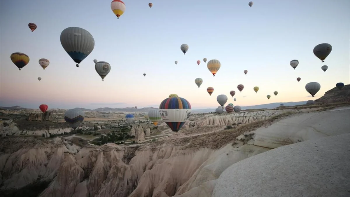 Türkiyənin turizm gəlirləri 53 %, xərcləri isə 2 dəfədən çox artıb