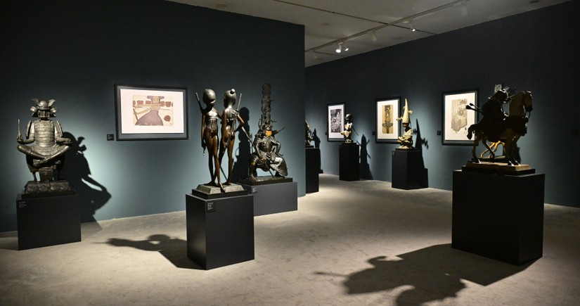 “The Mystery of the Rose” Exhibition by Sculptor Andrey Ostashov Opens at Heydar Aliyev Center 