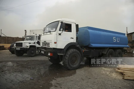 Bakıda inşaat materialları bazarındakı yanğının açıq alov mənbələri söndürülüb - YENİLƏNİB-7