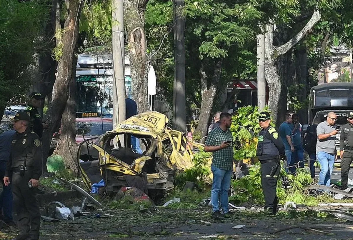 Kolumbiyada iki terror aktı nəticəsində 20-yə yaxın adam ölüb, onlarla insan yaralanıb