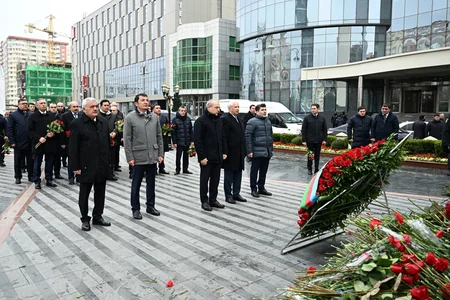 Leadership of Azerbaijan's Economy Ministry visits Khojaly Genocide Memorial