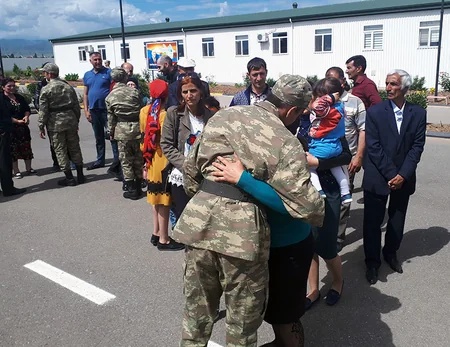 Hərbi hissələrdə andiçmə mərasimi keçirilib