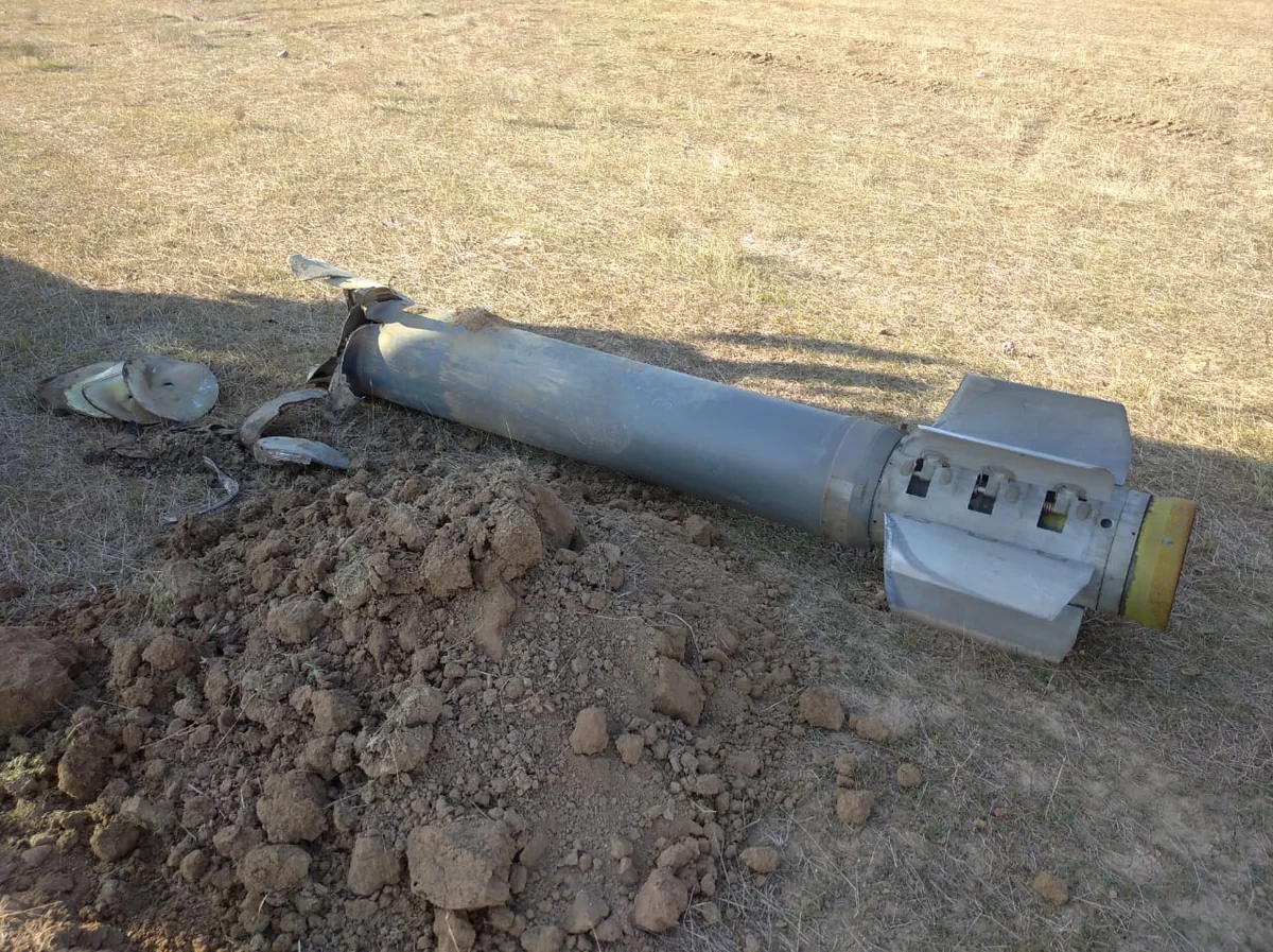 Cəbhəyanı ərazilərdə top mərmisi, raket, bombacıqlar aşkarlandı