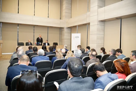 Qoşqar Təhməzli qida məhsullarının istehsalı ilə məşğul olan sahibkarlarla görüşüb