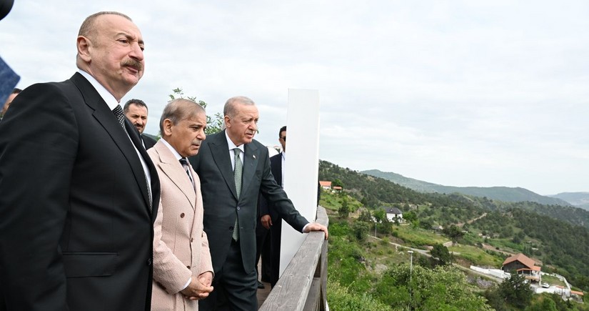 Azərbaycan və Türkiyə prezidentləri, Pakistanın Baş naziri Laçın şəhərində seyrəngahda olublar