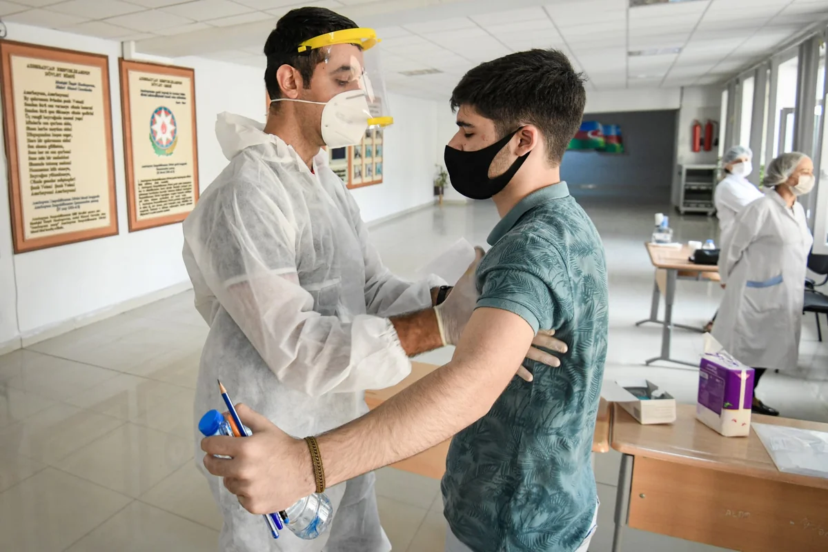 Bugünkü imtahanda 2 nəfərdə telefon aşkarlandı