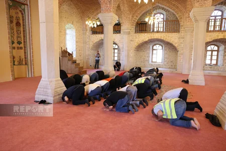 Şuşada bayram namazı qılınıb