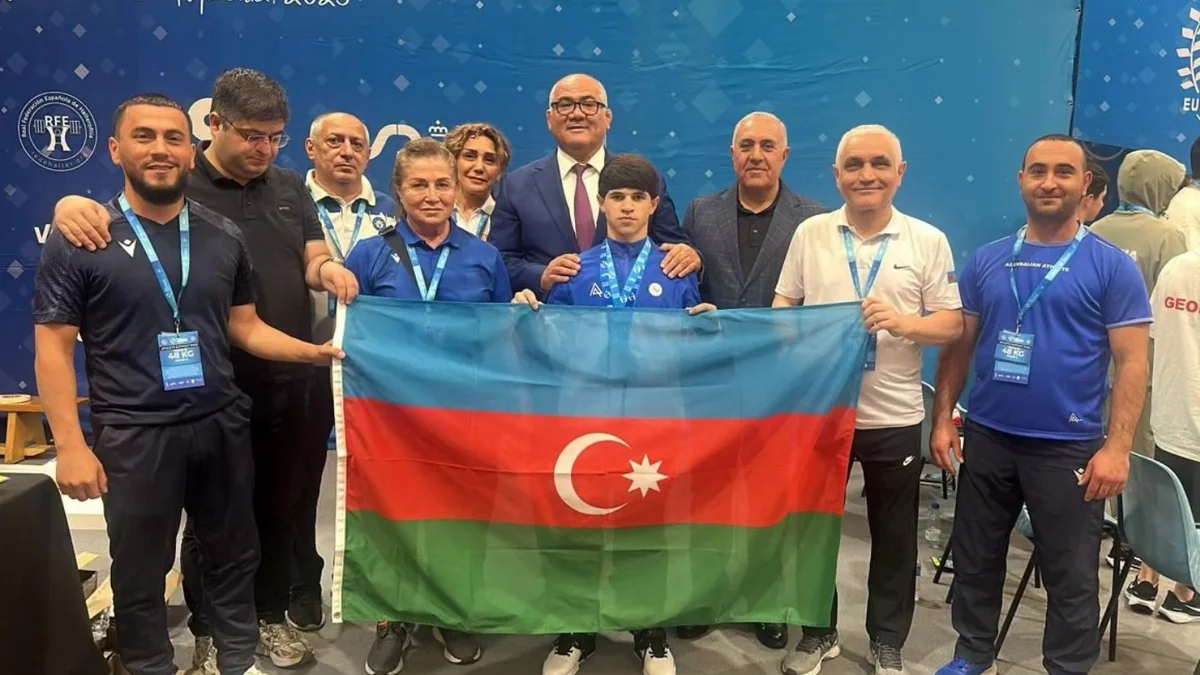Azərbaycan ağırlıqqaldıranı Avropa birinciliyində 3 medal qazanıb
