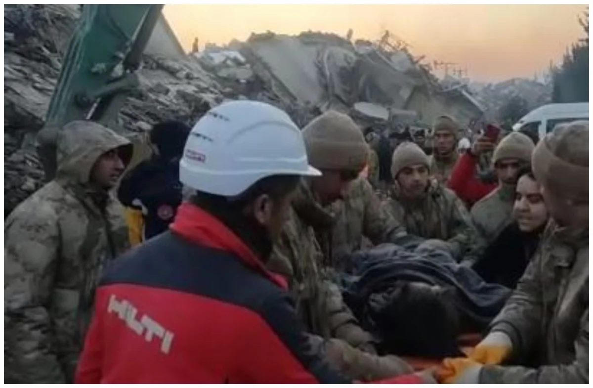5-year-old child rescued from rubble after 51 hours in Turkiye - VIDEO