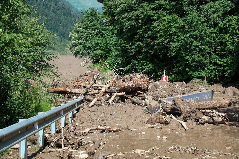 3 killed in landslide in western Georgia