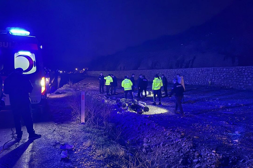 Minibus and car collide, injuring seven people in Türkiye